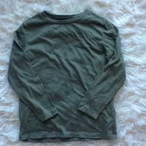 5/$25 olive green long sleeve tee size small 6-7